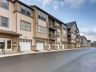 Photo #1: 20044718 Listing