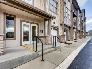 Photo #4: 20044718 Listing