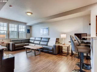 Photo #5: 20044718 Listing