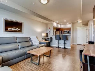 Photo #6: 20044718 Listing