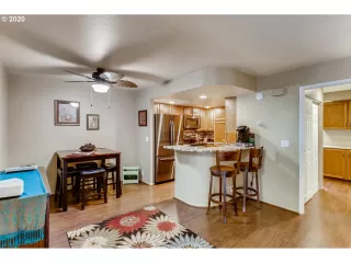 Photo #3: 20045069 Listing