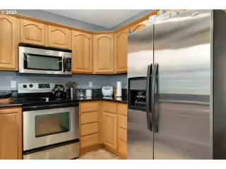 Photo #3: 20045130 Listing
