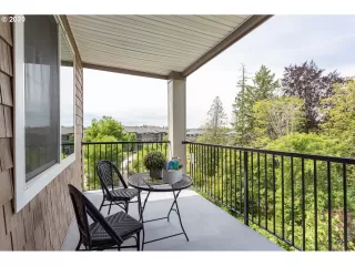 Photo #2: 20045185 Listing