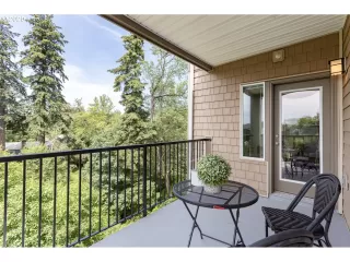 Photo #6: 20045185 Listing