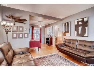 Photo #4: 20045625 Listing