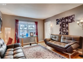 Photo #5: 20045625 Listing