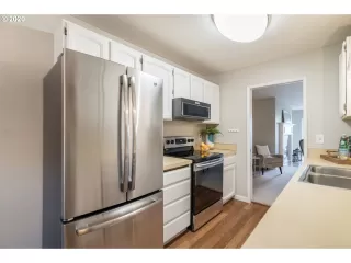 Photo #1: 20046329 Listing