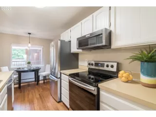 Photo #3: 20046329 Listing