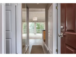 Photo #3: 20046414 Listing