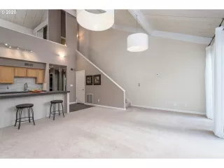 Photo #6: 20046414 Listing