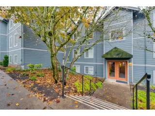 Photo #1: 20046416 Listing