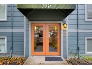 Photo #2: 20046416 Listing