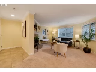 Photo #3: 20046416 Listing