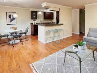 Photo #3: 20046454 Listing