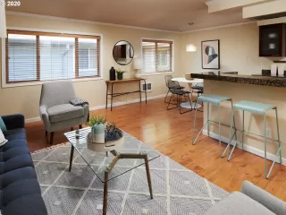 Photo #6: 20046454 Listing