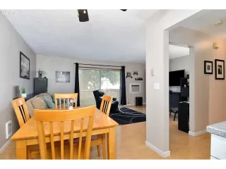 Photo #5: 20046526 Listing 