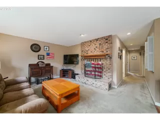 Photo #3: 20046851 Listing