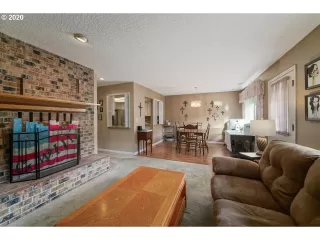 Photo #5: 20046851 Listing