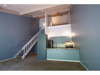 Photo #1: 20046852 Listing 