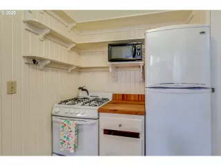 Photo #3: 20047172 Listing