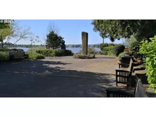 Photo #5: 20048037 Listing