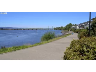 Photo #6: 20048037 Listing