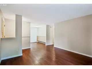 Photo #4: 20048402 Listing 
