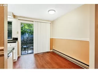 Photo #5: 20048402 Listing 