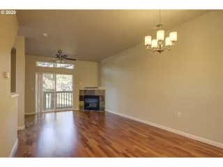 Photo #3: 20048582 Listing