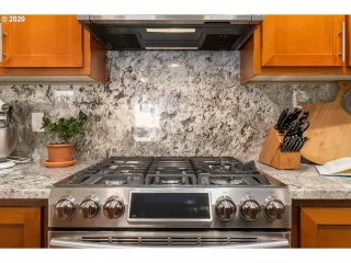 Photo #5: 20048618 Listing 