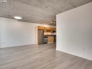 Photo #3: 20048715 Listing