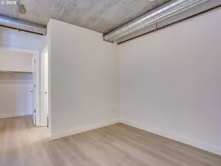 Photo #4: 20048715 Listing