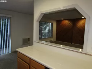 Photo #5: 20048873 Listing