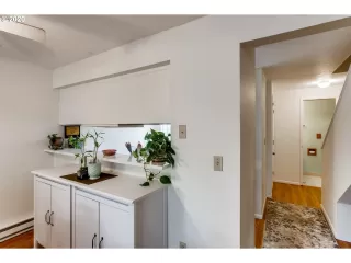 Photo #3: 20048954 Listing 