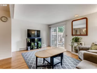 Photo #5: 20048954 Listing 