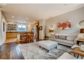 Photo #4: 20051687 Listing