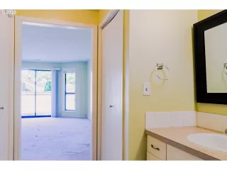 Photo #3: 20052438 Listing