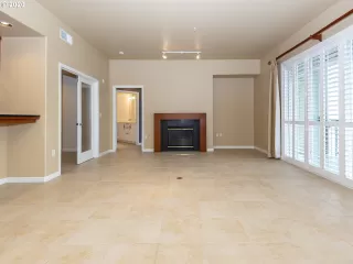 Photo #3: 20052721 Listing