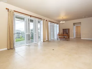 Photo #5: 20052721 Listing