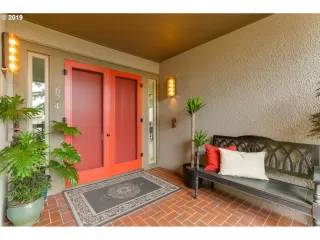 Photo #2: 20052975 Listing