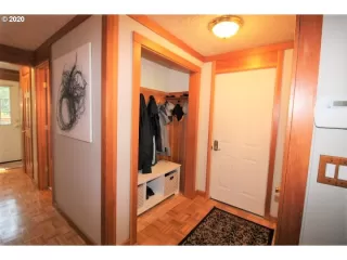 Photo #2: 20054773 Listing