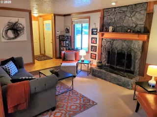 Photo #5: 20054773 Listing