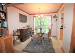 Photo #6: 20054773 Listing