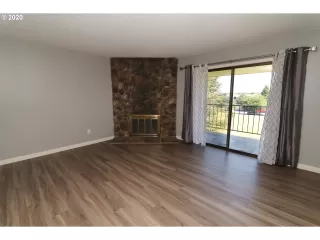 Photo #3: 20055023 Listing