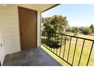 Photo #5: 20055023 Listing