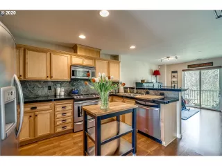 Photo #2: 20055336 Listing 