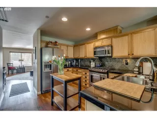 Photo #5: 20055336 Listing 