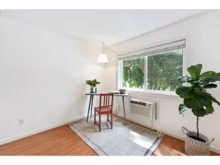 Photo #3: 20055623 Listing