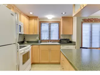 Photo #5: 20055645 Listing 