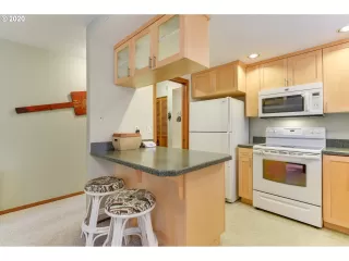 Photo #6: 20055645 Listing 
